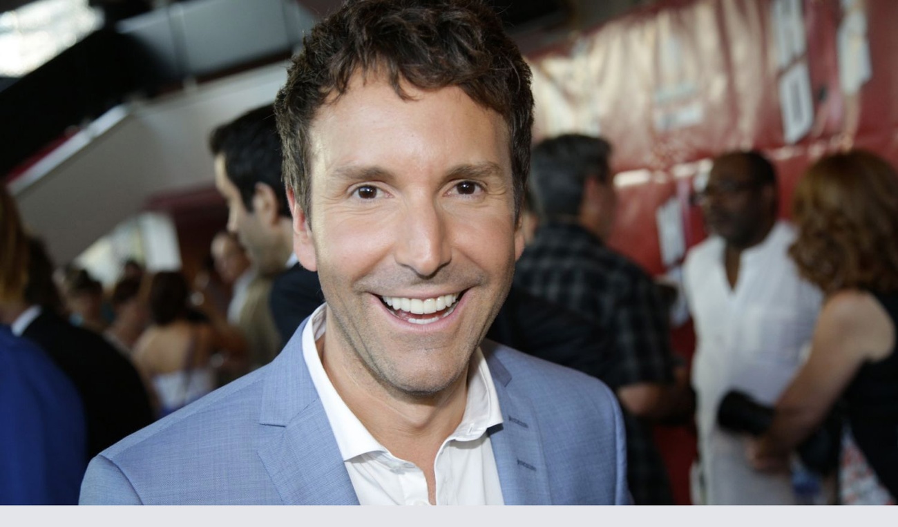 Éric Salvail reçoit le Premier ministre Philippe Couillard pour sa dernière de saison