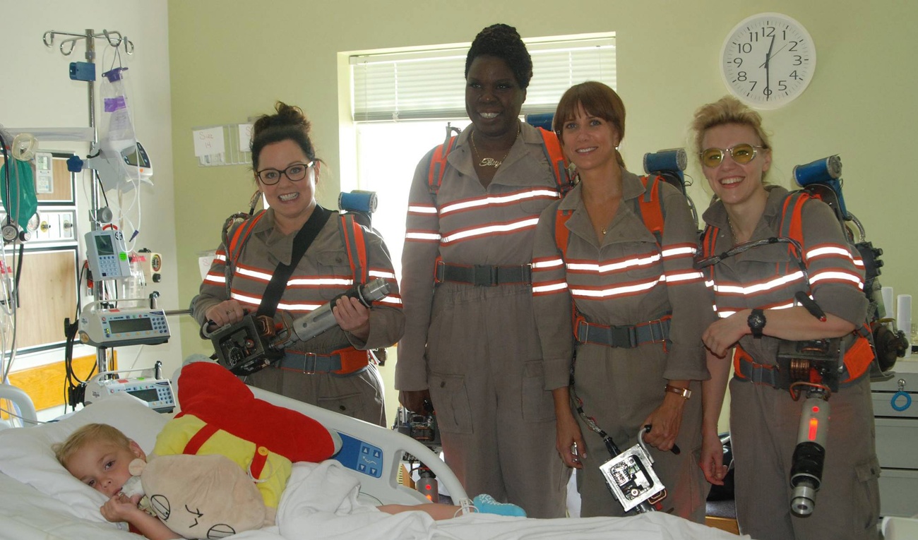 Les actrices de Ghostbusters débarquent dans un hôpital de Boston
