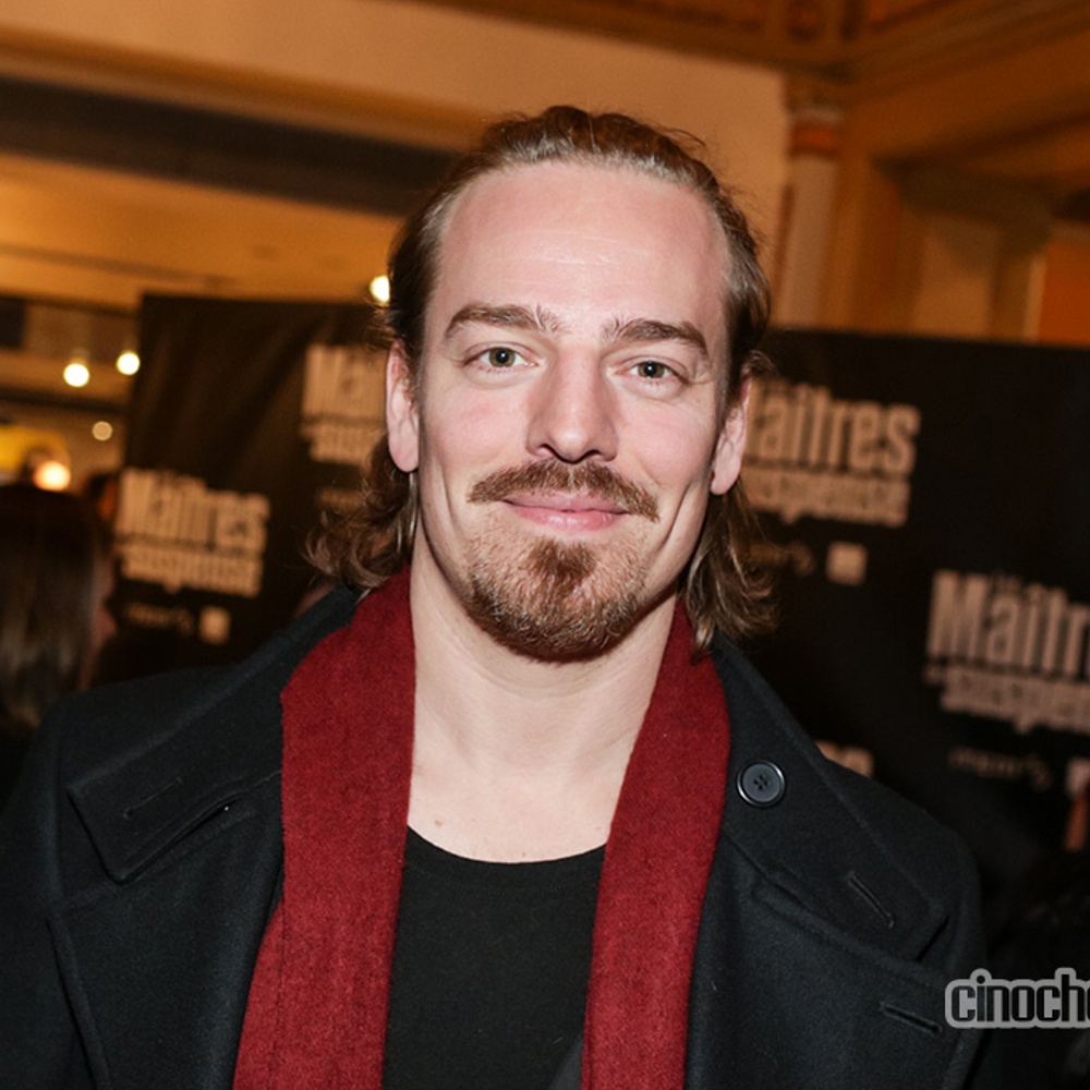 Sur le tapis rouge de Les maîtres du suspense