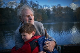 Une scène du film The Kid Who Would Be King