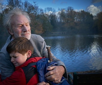 Une scène du film The Kid Who Would Be King