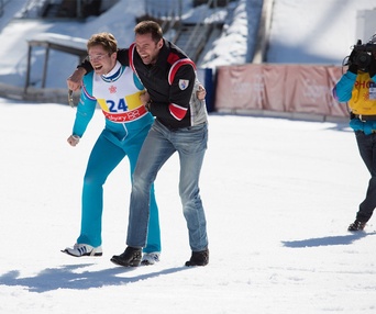 Une scène du film Eddie the Eagle