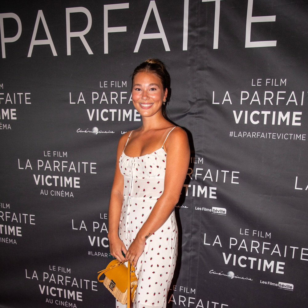 Sur le tapis rouge du film La parfaite victime