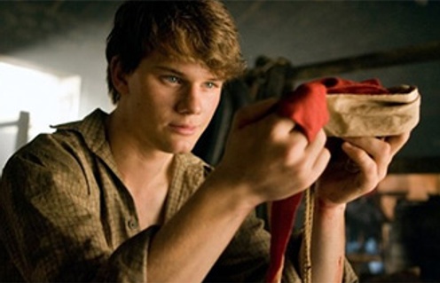 Jeremy Irvine dans War Horse