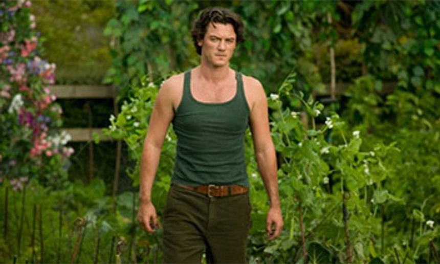Luke Evans sera le protagoniste de The Crow