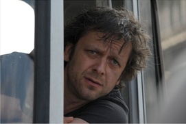 Une scène du film Si tu meurs, je te tue