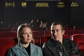 Affiche du film Les feuilles mortes