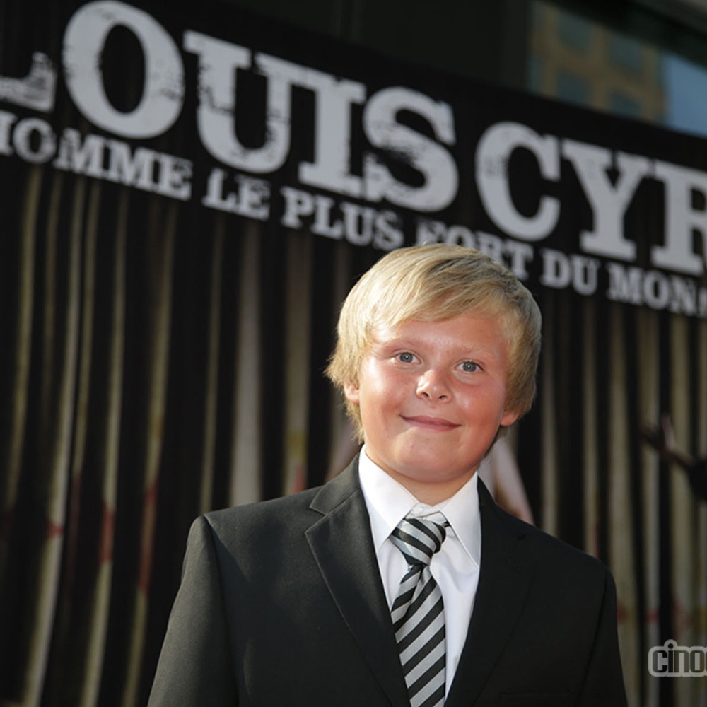 Sur le tapis rouge de Louis Cyr : L'homme le plus fort du monde