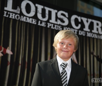 Sur le tapis rouge de Louis Cyr : L'homme le plus fort du monde