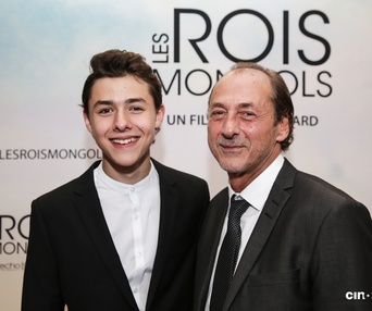 Sur le tapis rouge du film Les rois mongols
