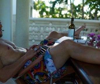 Une scène du film The Beach Bum