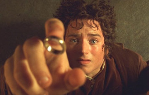 Elijah Wood dans le film The Lord of the Rings: The Fellowship of the Ring