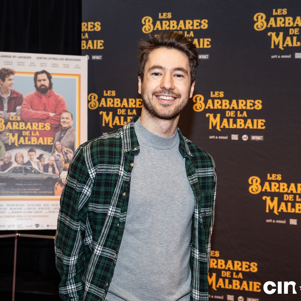 Sur le tapis rouge du film Les Barbares de La Malbaie