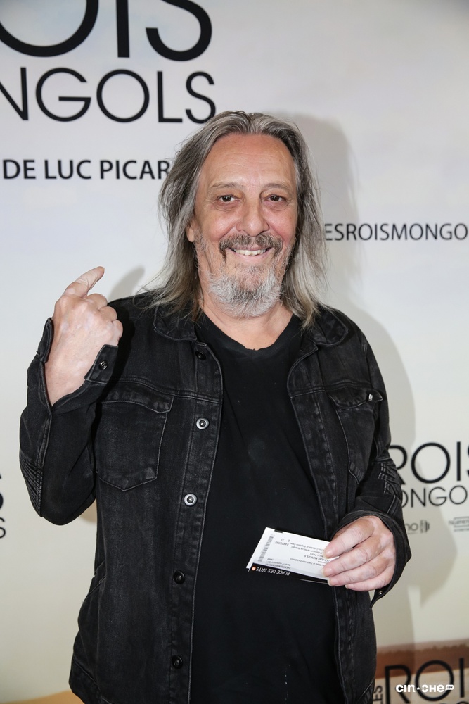 Sur le tapis rouge du film Les rois mongols
