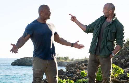 Une scène du film Rapides et dangereux présentent Hobbs et Shaw