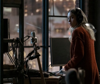 Une scène du film The Voyeurs