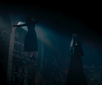 Une scène du film The Nun II