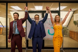 Une scène du film Pain Hustlers Une scène du film Pain Hustlers