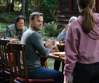 Une scène du film Le guide de la famille parfaite