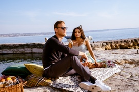 Une scène du film Love in the Villa