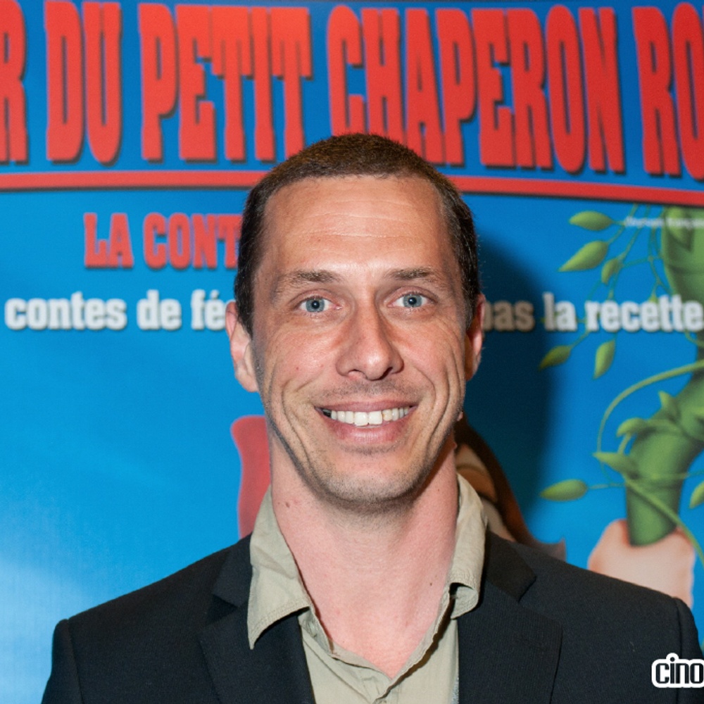 Sur le tapis rouge du film Le retour du petit chaperon rouge : La contre-attaque