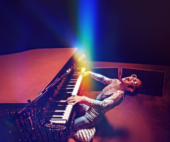 Affiche du film Elton John: Never Too Late