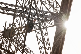 Une scène du film Eiffel Une scène du film Eiffel