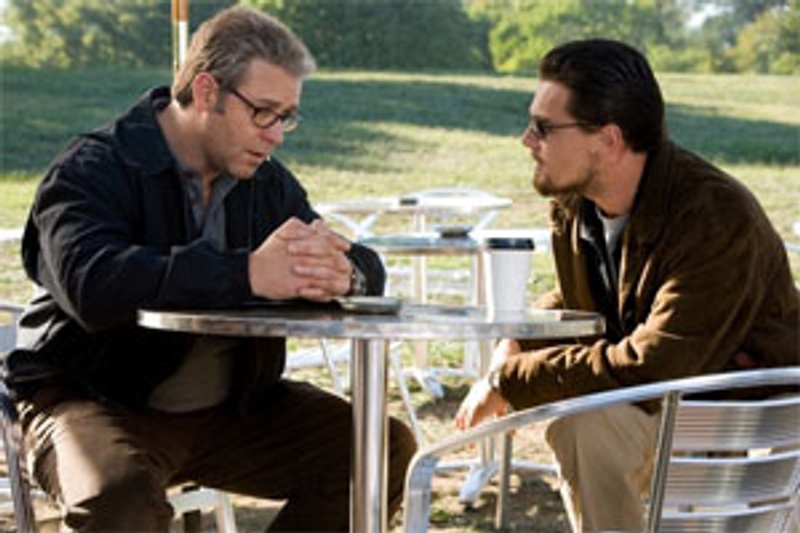 Russell Crowe et Leonardo DiCaprio dans le film Une vie de mensonges