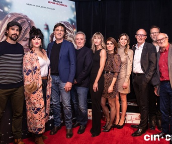 Sur le tapis rouge du film Merci pour tout