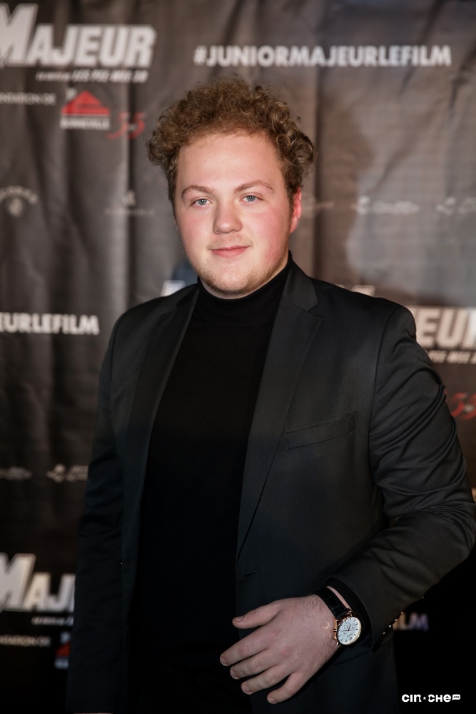 Sur le tapis rouge du film Junior majeur