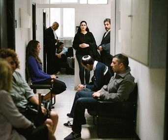 Une scène du film Gett - Le procès de Viviane Amsalem