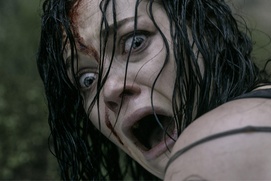 Une scène du film Evil Dead