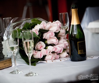 Sur le plateau de Le temps des roses