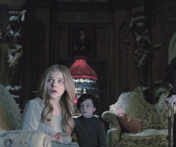 Une scène du film Dark Shadows