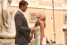 Kristen Bell et Josh Duhamel dans le film When in Rome Kristen Bell et Josh Duhamel dans le film When in Rome