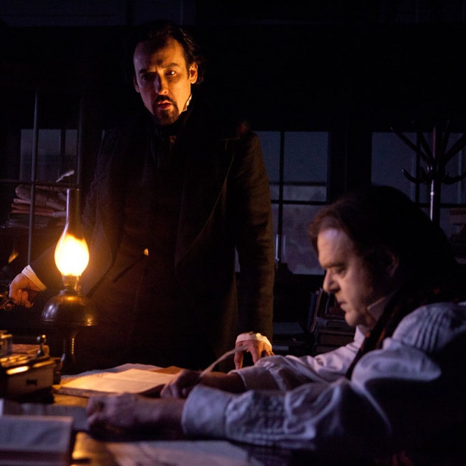 Une scène du film <em>The Raven</em>