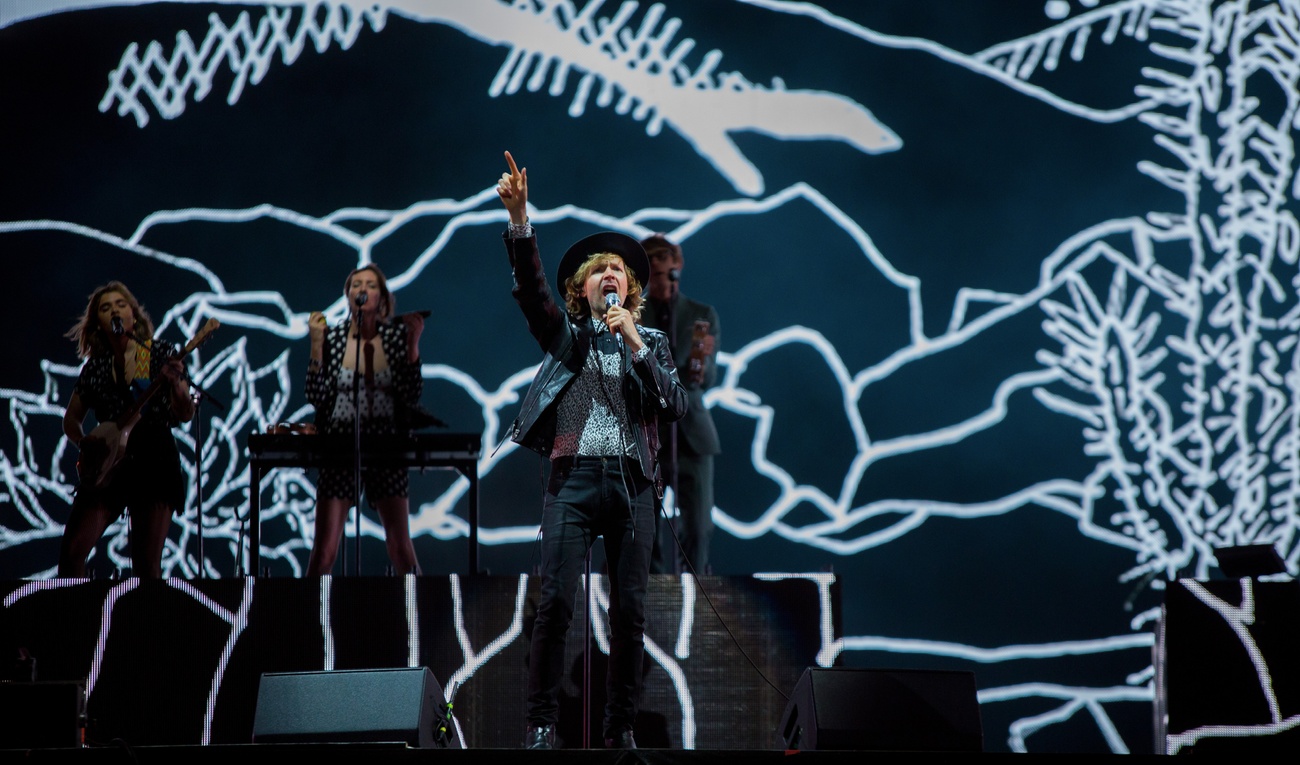 L'éclectique Beck grise Québec