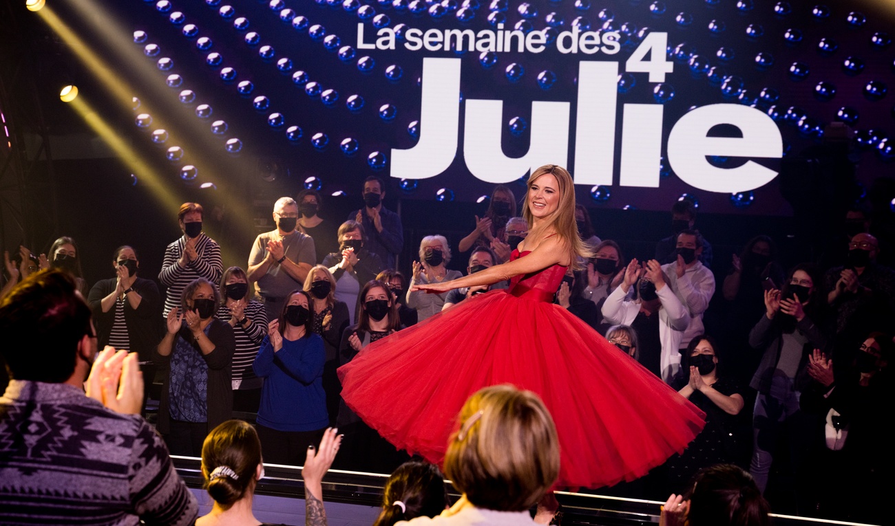 Les plus beaux looks de Julie Snyder à La semaine des 4 Julie