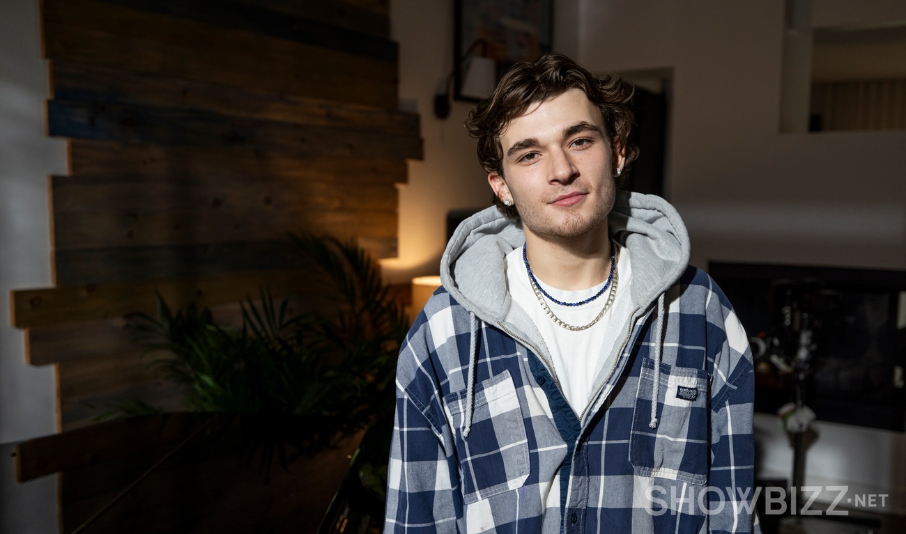 Image de l'article Alex de «Survivor Québec» produit une série avec Sam-Éloi Girard