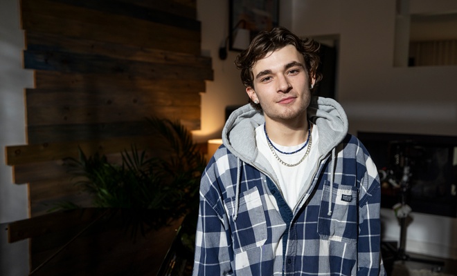 Image de l'article Alex de «Survivor Québec» produit une série avec Sam-Éloi Girard