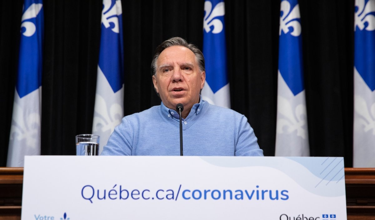 Image de l'article Vidéo : François Legault ajoute le Lapin de Pâques parmi les «services essentiels »