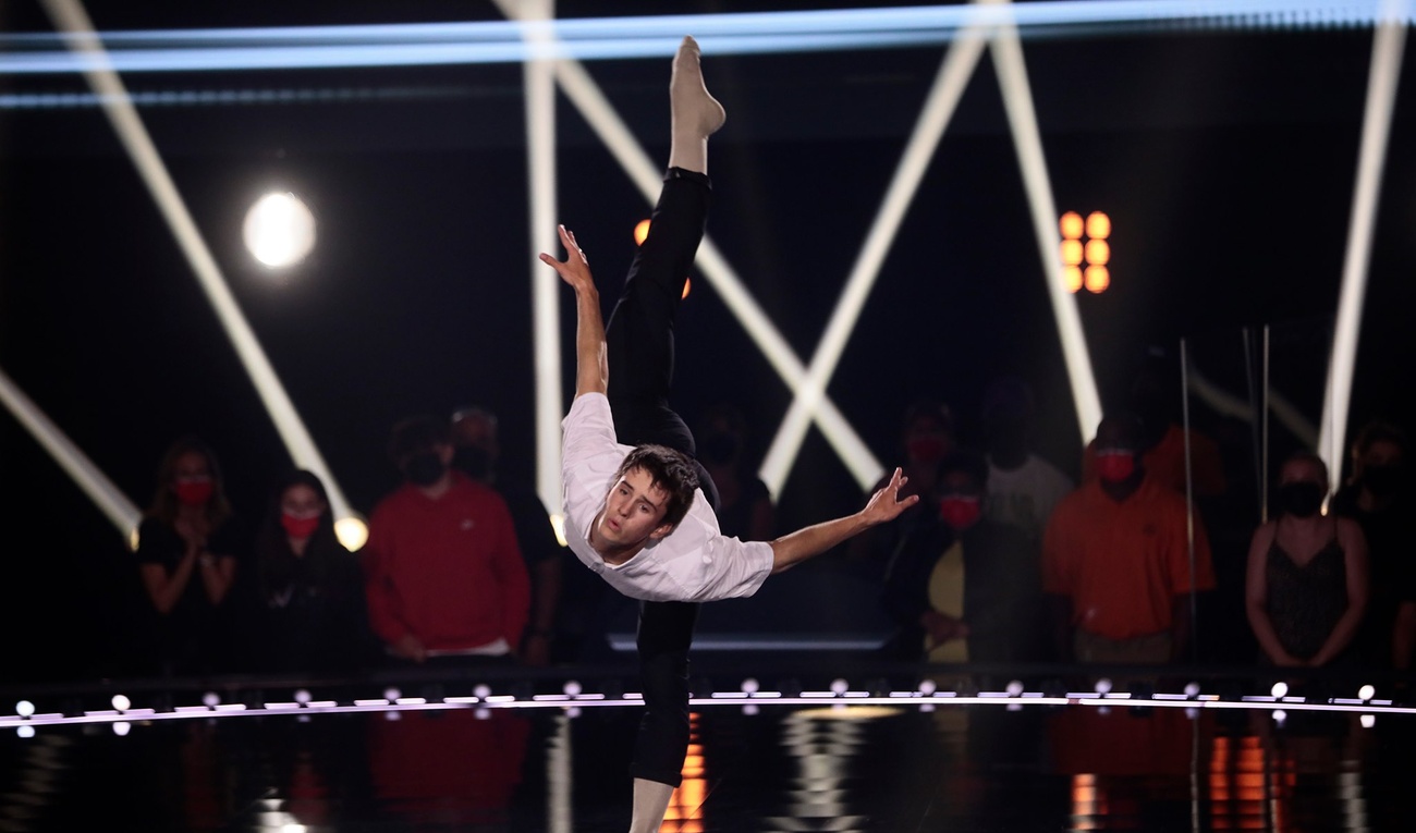 Image de l'article Ce danseur de retour à Révolution ébranle les maîtres et le public