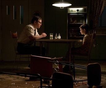Une scène du film Suburbicon