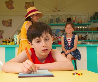 Une scène du film Les vacances du petit Nicolas