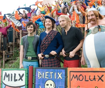 Une scène du film Astérix et Obélix : Au service de Sa Majesté