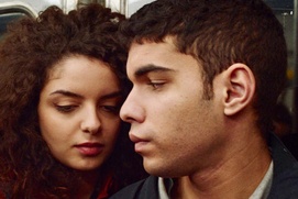 Une scène du film Une histoire d'amour et de désir Une scène du film Une histoire d'amour et de désir