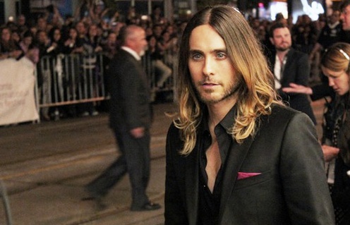 Jared Leto sur le tapis rouge de Dallas Buyers Club