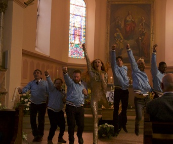 Une scène du film Les crevettes pailletées