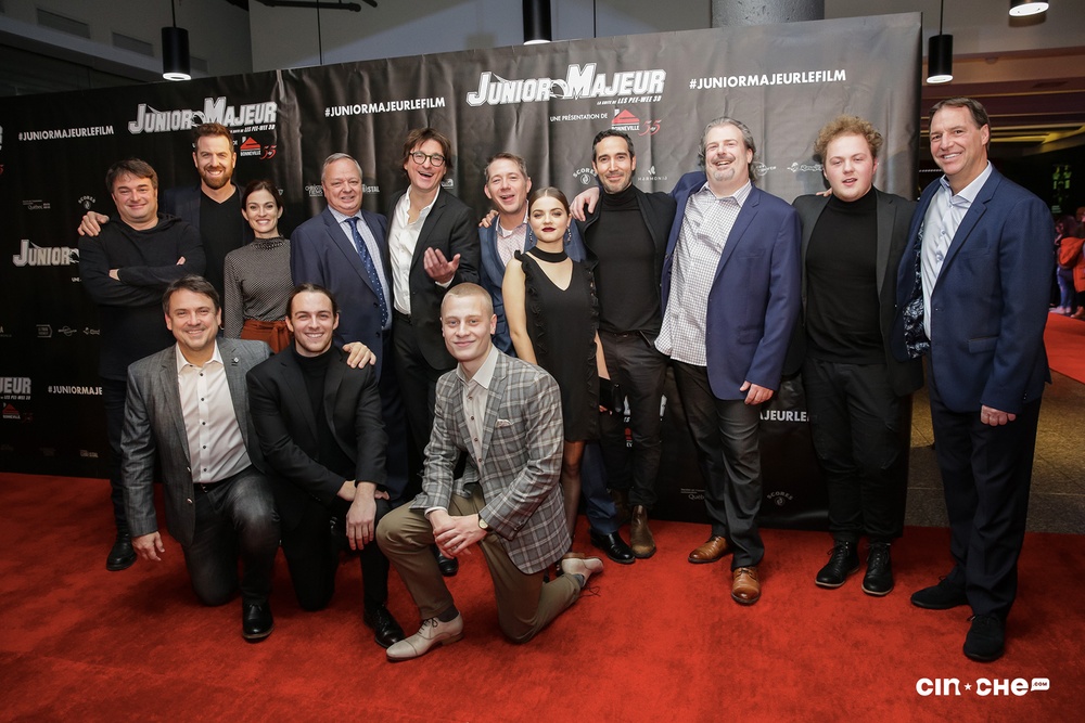 Sur le tapis rouge du film Junior majeur