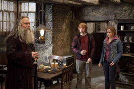 Une scène du film Harry Potter and the Deathly Hallows: Part 2 Une scène du film Harry Potter and the Deathly Hallows: Part 2